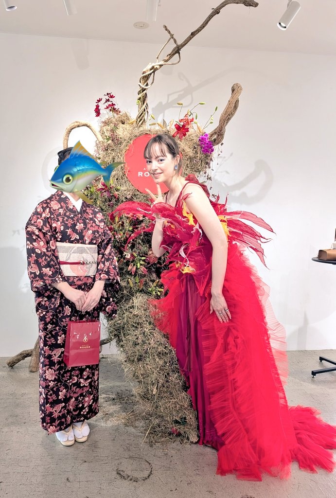 アトリエルージュのポップアップに行ってきました。
クララさんのドレスが華やかでクリスマスらしくて素敵でした〜！