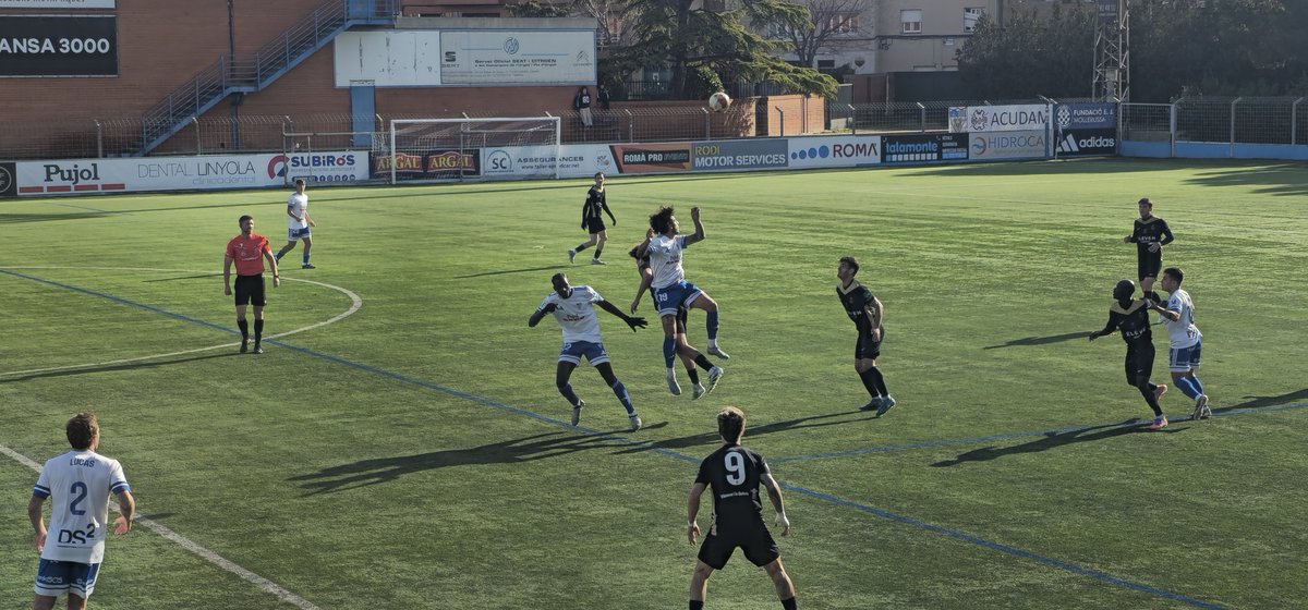 <a href="/CFJ_Mollerussa/">CFJ Mollerussa</a> 0 <a href="/cfvng/">CF Vilanova i la Geltrú</a> 1
⚽️ Frutos 70'
Remata de cap dins de l'area petita una passada lateral de Zourdine.

#futbolcat #3rfef5