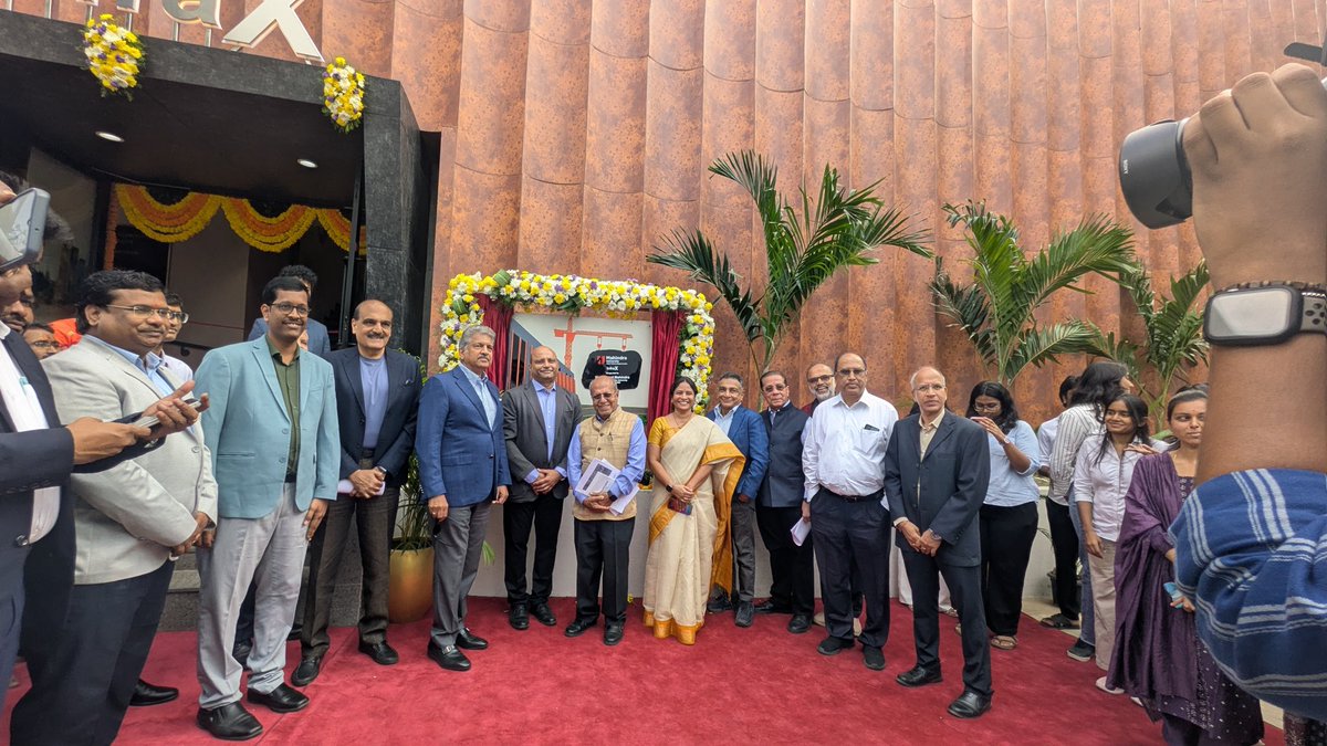 chariprasad04's tweet photo. Thank you sir for Inaugurating  Next generation Civil Engineering labs -InfraX. https://t.co/vBAZ3MlfbK