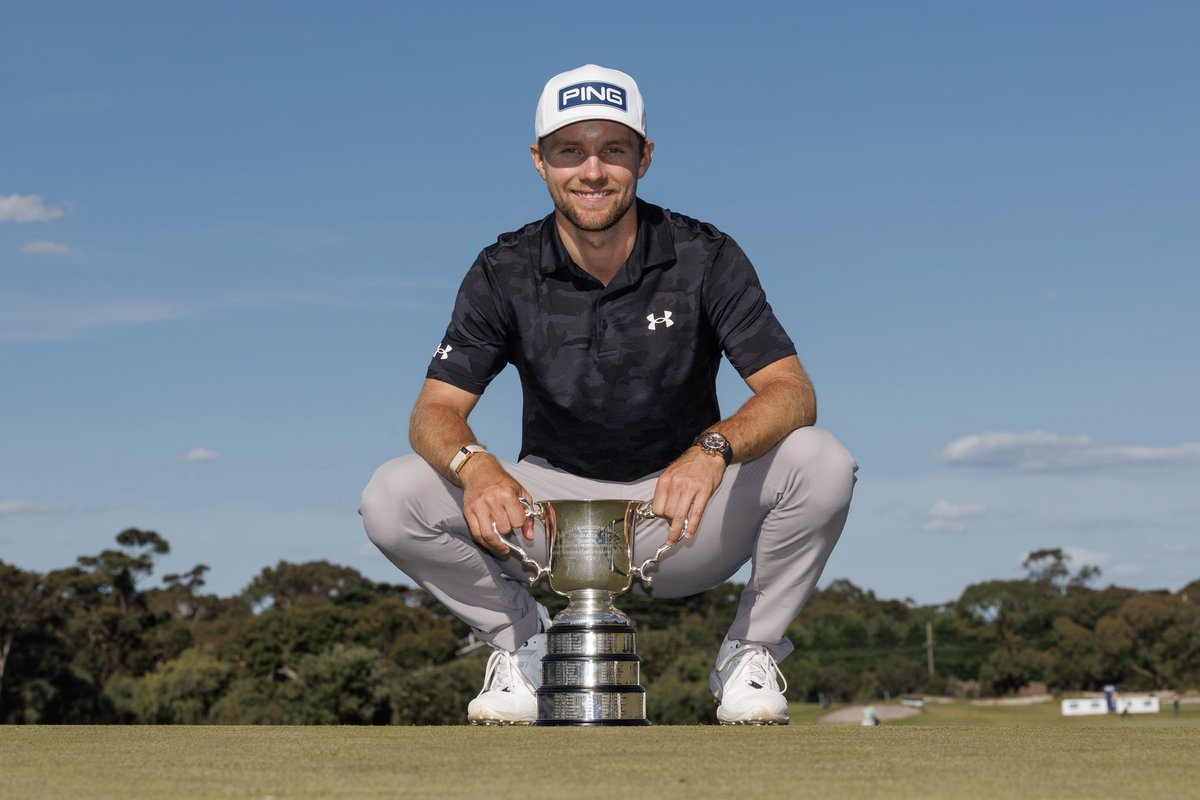 Ozziegolf tweet media