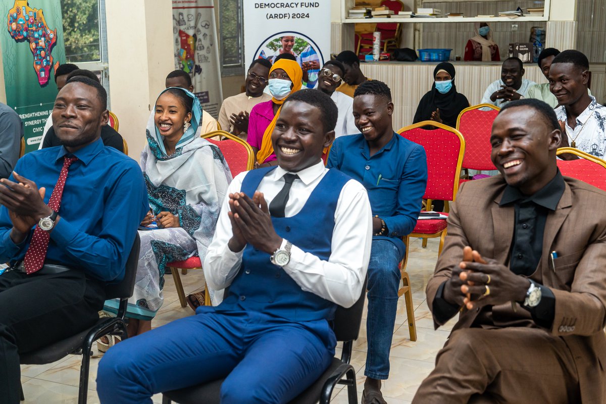 ChadInnov's tweet image. 2/2🙏 Thanks to all young participants for the inspiring discussion! Understanding money starts with understanding ourselves 🌱✨. Chad Innovation Hub remains an open space for youth ideas let’s grow together🚀🤝@josdelahaye #Inspiration #MindsetFinancier #CommunityLearning #SDGs