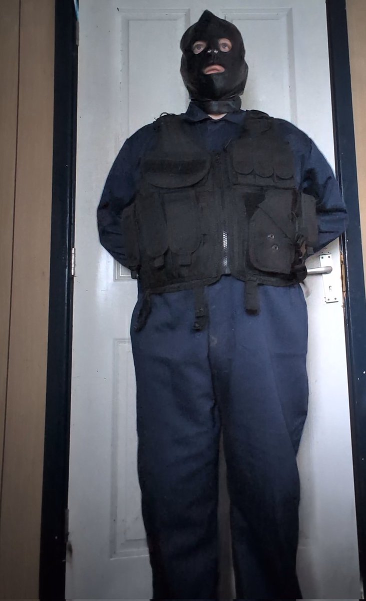 It is a workdrone. 

It is under orders.

It's purpose is to work and obey.