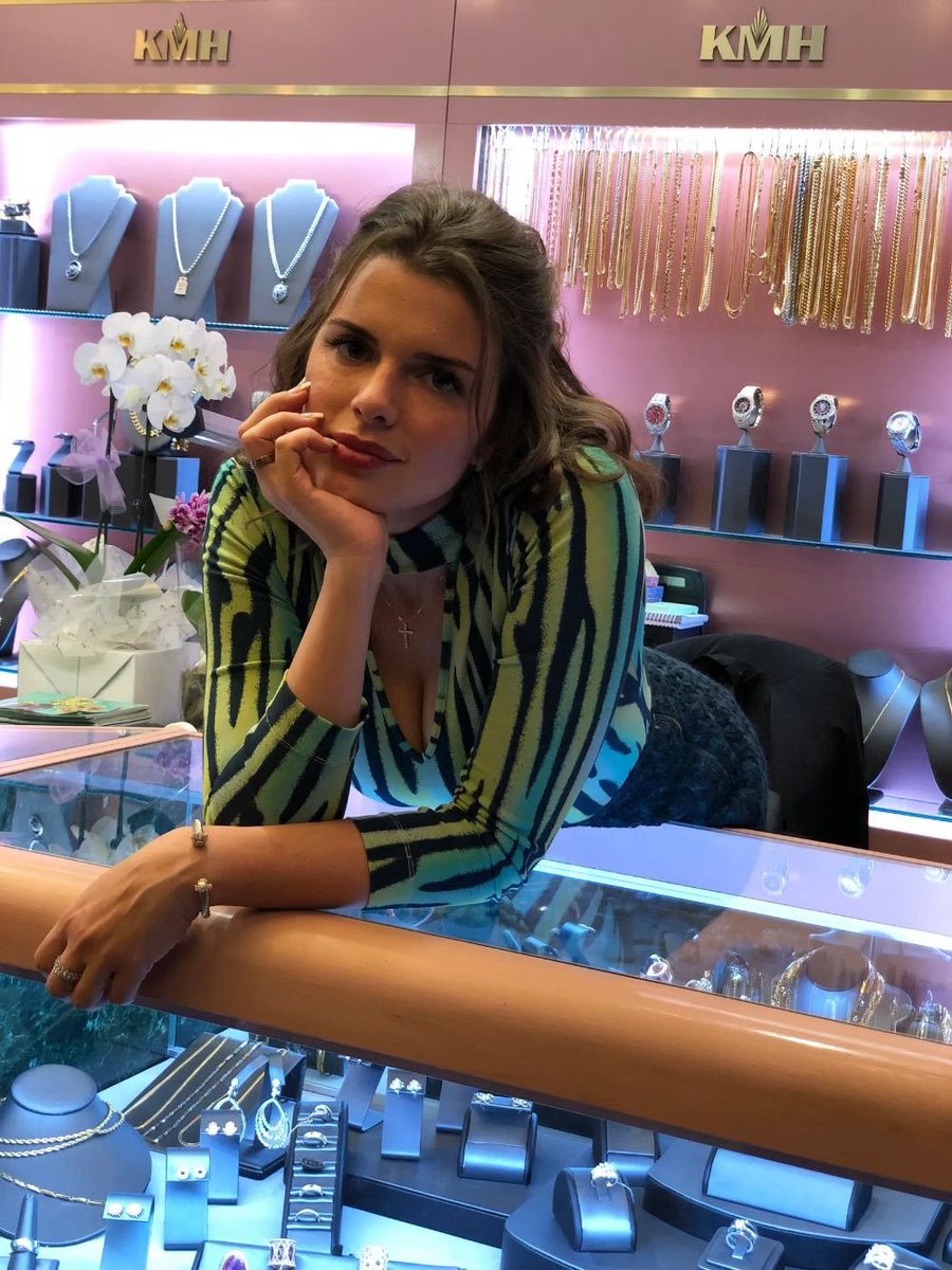 Julia Fox on the set of Uncut Gems, 2019