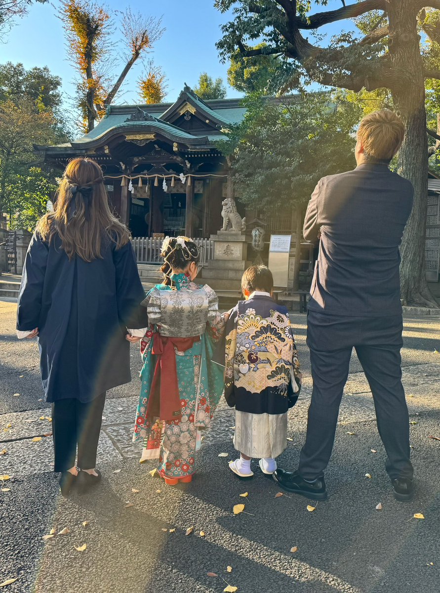 いい天気の中☀️
七五三無事終わった〜！！

すくすく育ってくれてありがとう！
毎日楽しんで大人になれよ〜