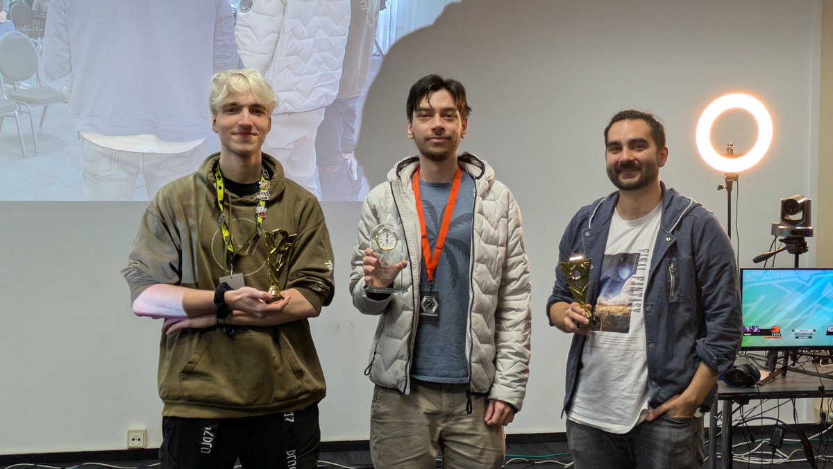 Eure Top 3 des #NoTimeToTilt 2XKO Turniers!
1. <a href="/TrueDevinLoL/">TrueDevin</a>
2. <a href="/CardSwindler/">UTB | Nyudu</a> 
3. <a href="/SachioFGC/">KenDeep</a>