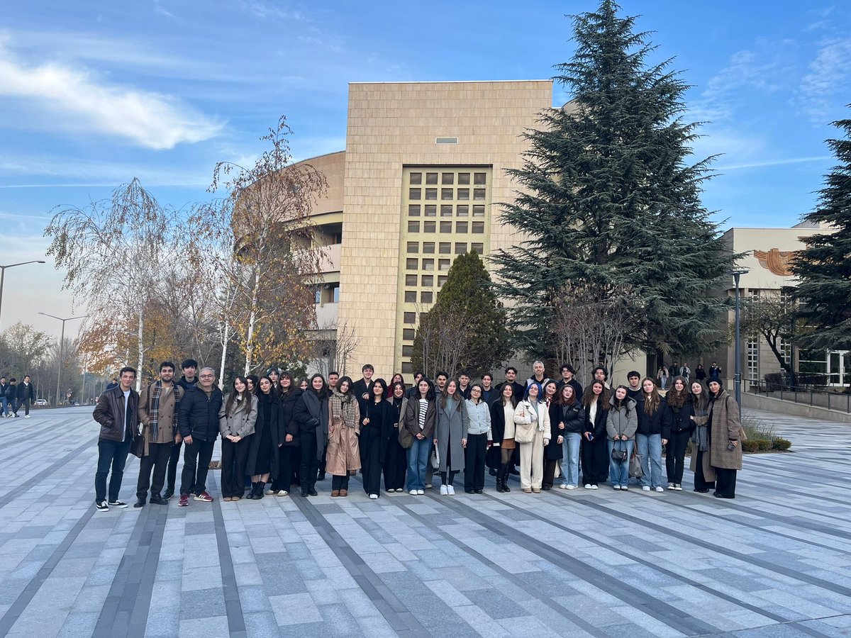 cmlder's tweet photo. Öğrenci arkadaşlarımız ve mezunlarımız ile birlikte Orta Doğu Teknik Üniversitesi ile Hacettepe Üniversitelerinde buluşarak gezilerine eşlik ettik. https://t.co/T7oDebORAn