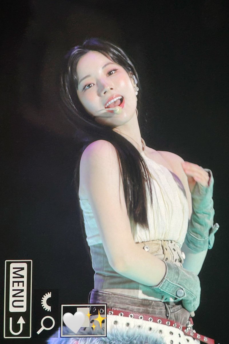 𝗺𝗼𝗺𝗼👱🏻‍♀️ (@528_TWICE) / Posts / X