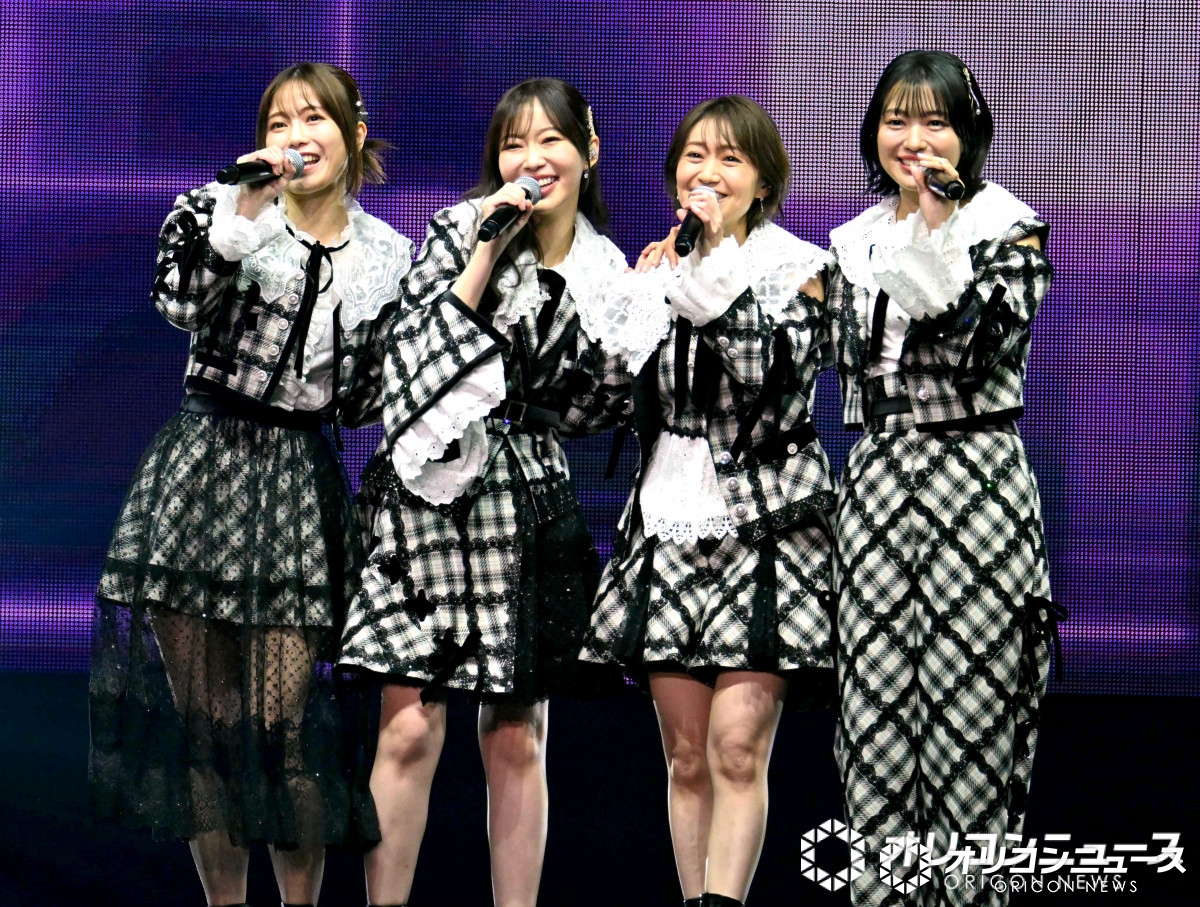 oricon's tweet photo. 大島優子・北原里英・指原莉乃・横山由依
「Not yet」復活に大歓声✨️

SPメドレーを披露🎤
https://t.co/rJ0amJ7vmn

#AKB48は青春ですin武道館 #Notyet https://t.co/PuEueHRWey