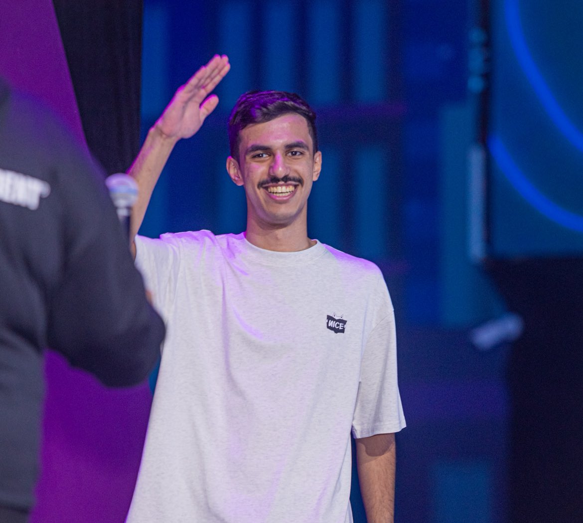 اليوم، أعلن خروجي من فريق ماكس بعد سنة
 شكرًا لكل صانع محتوى كان جزء من هذي الرحلة ، تطورت خبرتي في المجال، ويشهد الله إني قدمت كل الي عندي شكر خاص للجمهور اللي ما قصّر معي لحظة وحدة 💜
 والحمد لله ما زال عندي طموح، ثقة كبيره للخطوة القادمة بداية جديدة… وبإذن الله جميله 💜