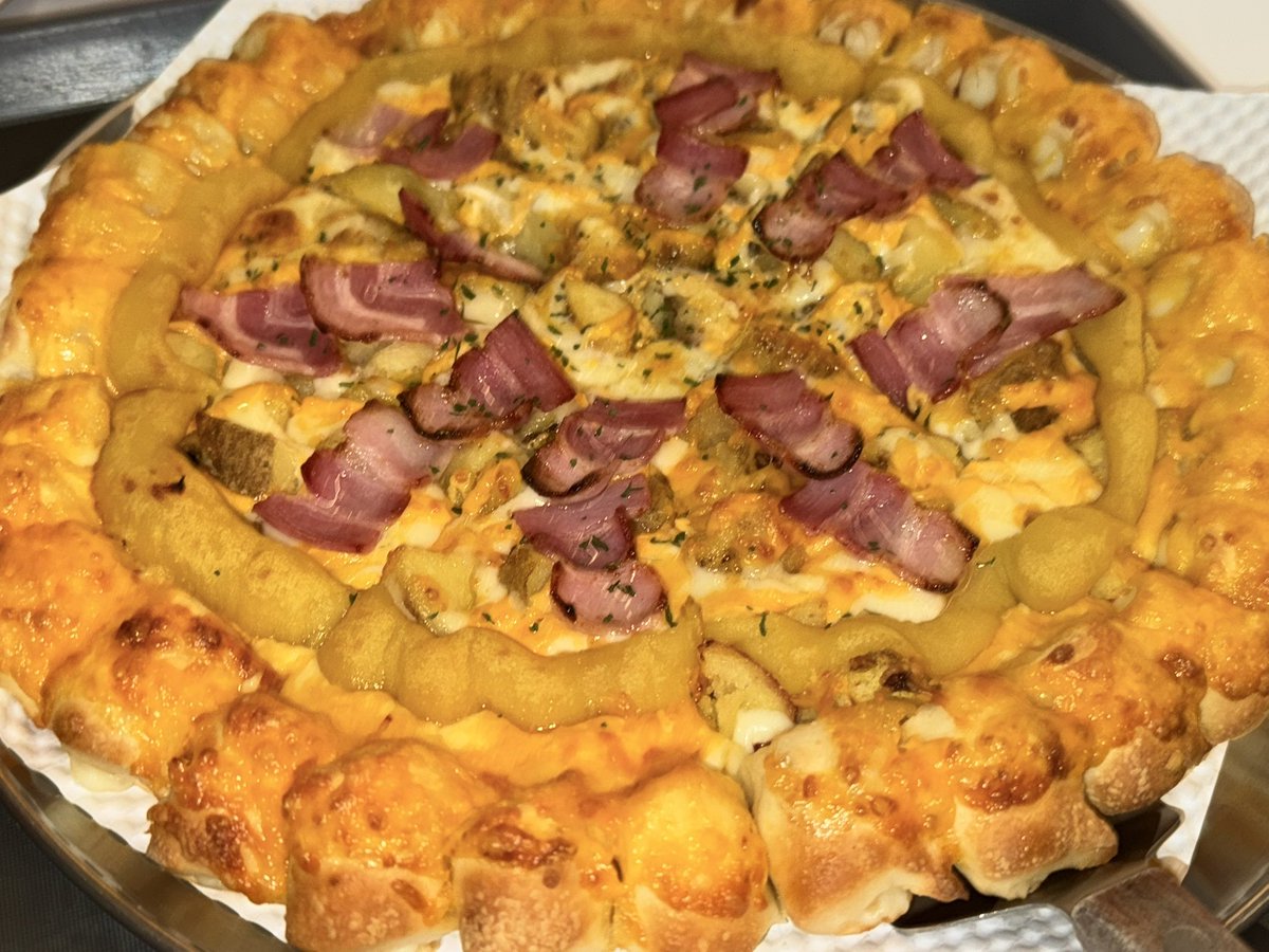 피자스쿨 건물에서 피자 먹어 봣니