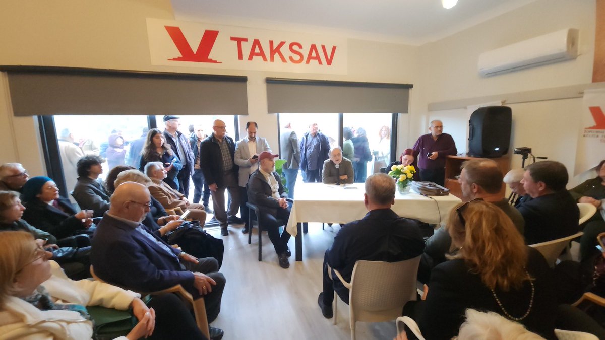 taksavkuzeyege's tweet image. Kuzey Ege TAKSAV Temsilciliğimiz sevgili Oğuzhan Müftüoğlu “Yol Ayrımındaki Türkiye ve Muhalefetin Yönü” söyleşisi ile açılışını yaptı. Oğuzhan Müftüoğlu’na, sanatçı dostumuz Cengiz Bozkurt’a ve katılan herkese çok teşekkürler