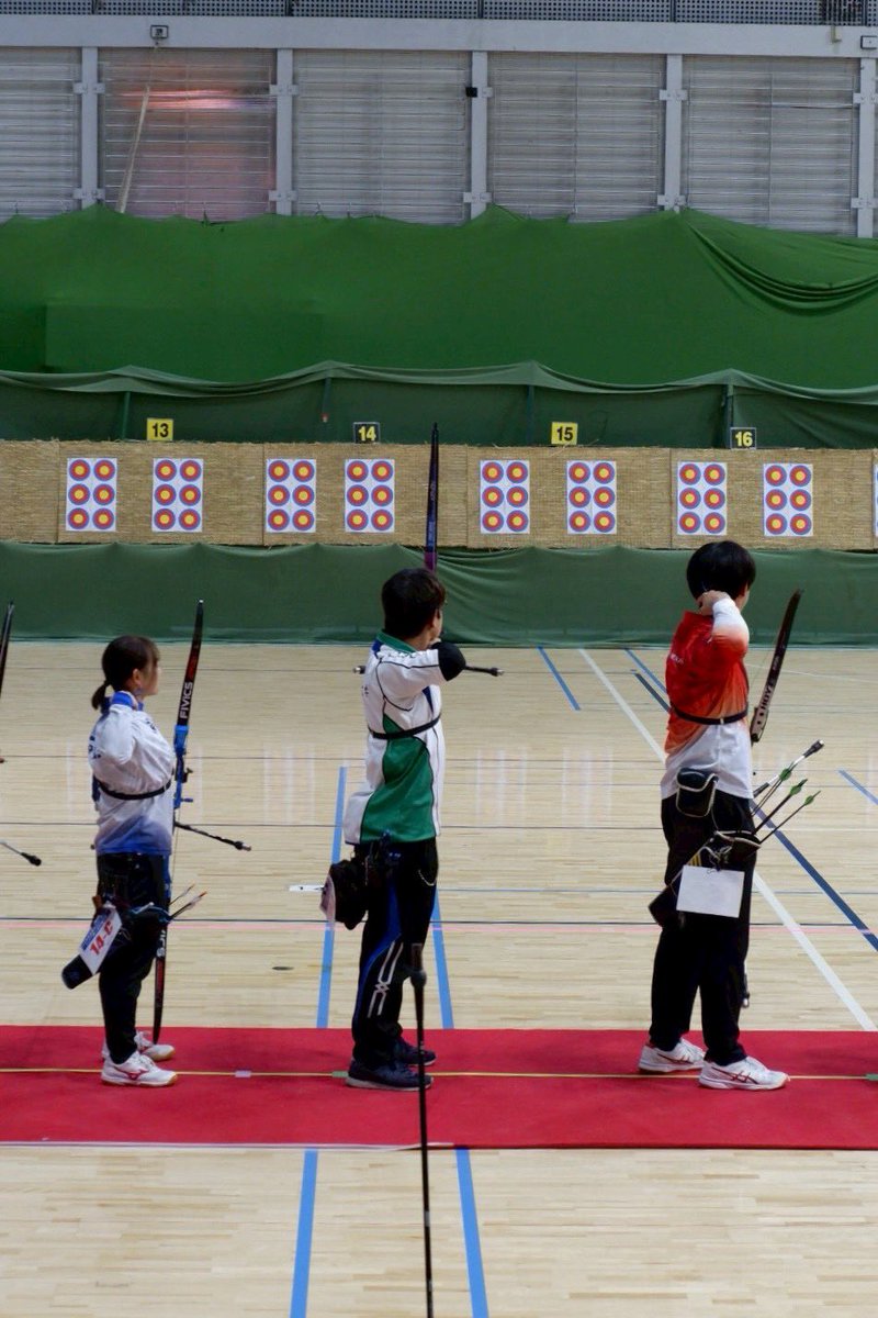 nodaiarchery's tweet photo. こんにちは！農大洋弓部です🏹
12/6,7にインドアの試合が行われました！
1年生にとっては初めてのインドアでしたが、部員一同アウトドアでの試合とは違う雰囲気を楽しむことが出来ました🙌 https://t.co/uxrK08YdMe