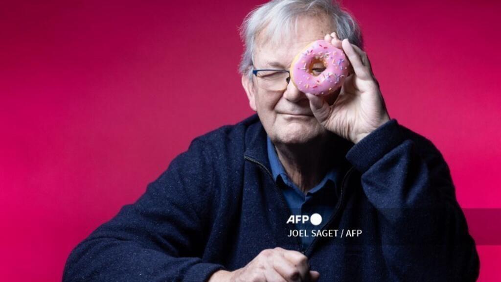 todaynews_all's tweet image. Photography World Mourns: Martin Parr Dead at 73! What a Loss!
Click, read ift.tt/x8GaAop 

Iconic British photographer Martin Parr, known for his vibrant and often satirical snapshots of everyday life in Britain, has passed away at the age of 73....
#MartinParr #news