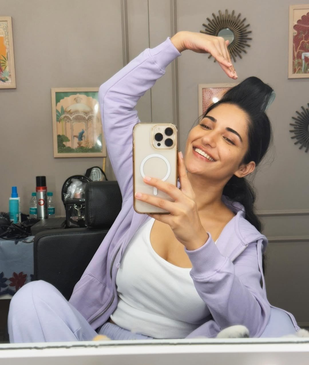 G7kWNugbcAADLR9?format=jpg&name=large