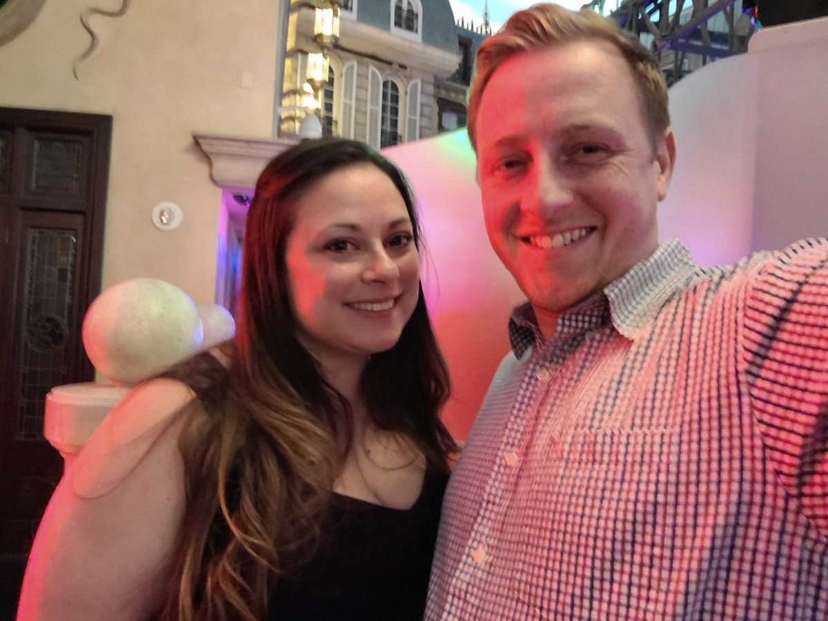 ColorGlo's tweet image. Jacob Berry's Color Glo business services the Toledo, OH area. Jacob is a talented professional who is detail oriented and provides amazing customer service. Please enjoy Jacob's story here: colorglo.com/jacob-berry