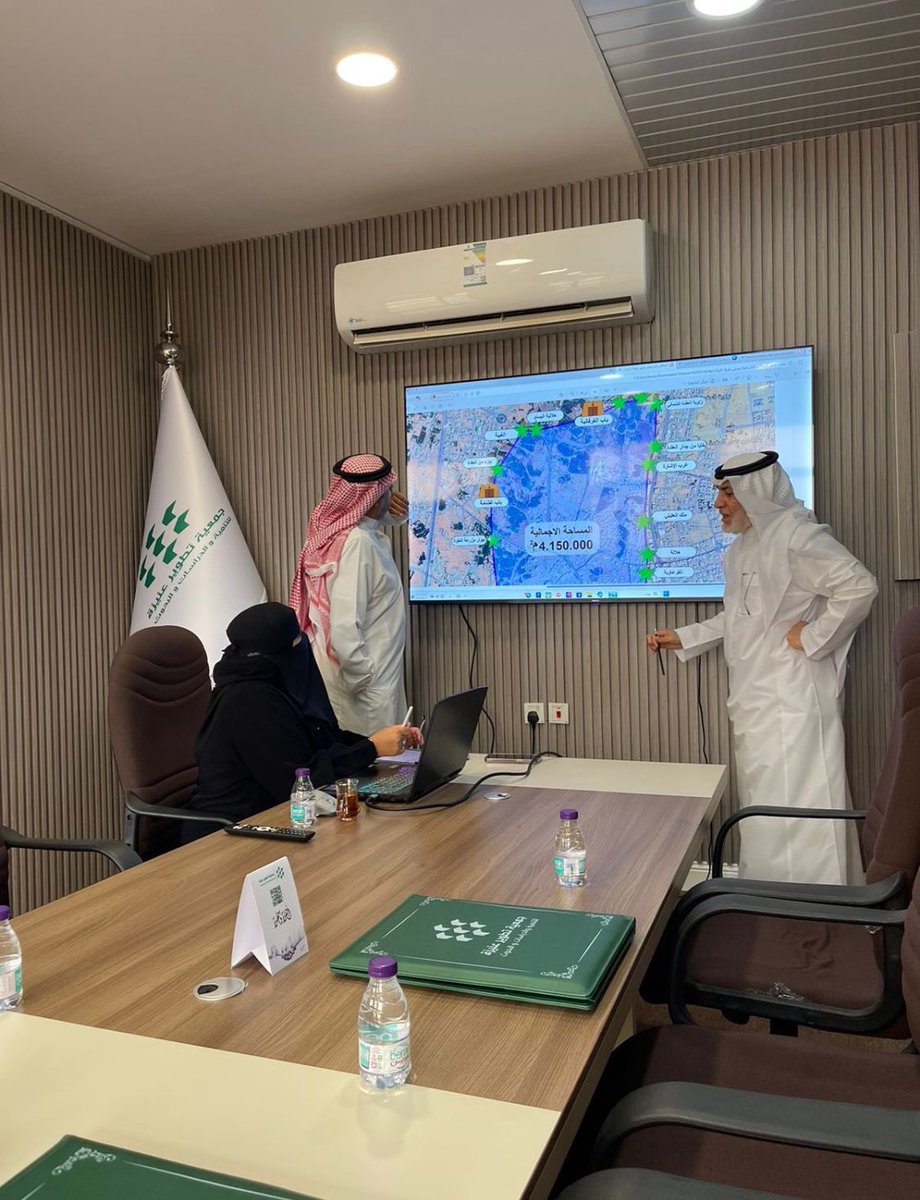 لجنة أهالي عنيزة tweet media