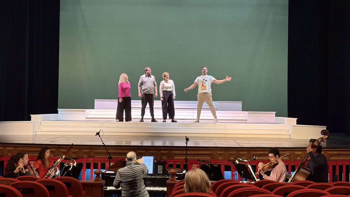 Bueno pues aquí estamos en el escenario ya #opera #faycan