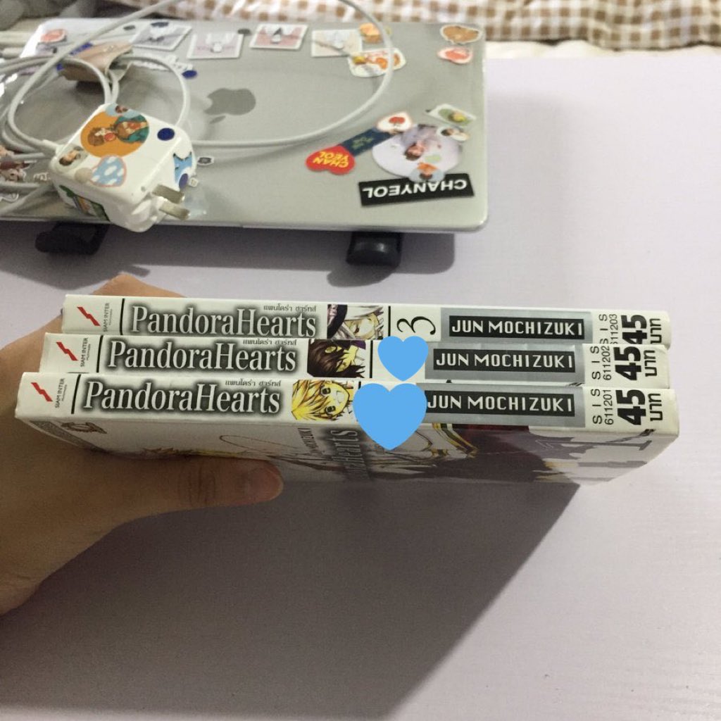 𝐚𝐳𝐮𝐫𝐞. tweet media