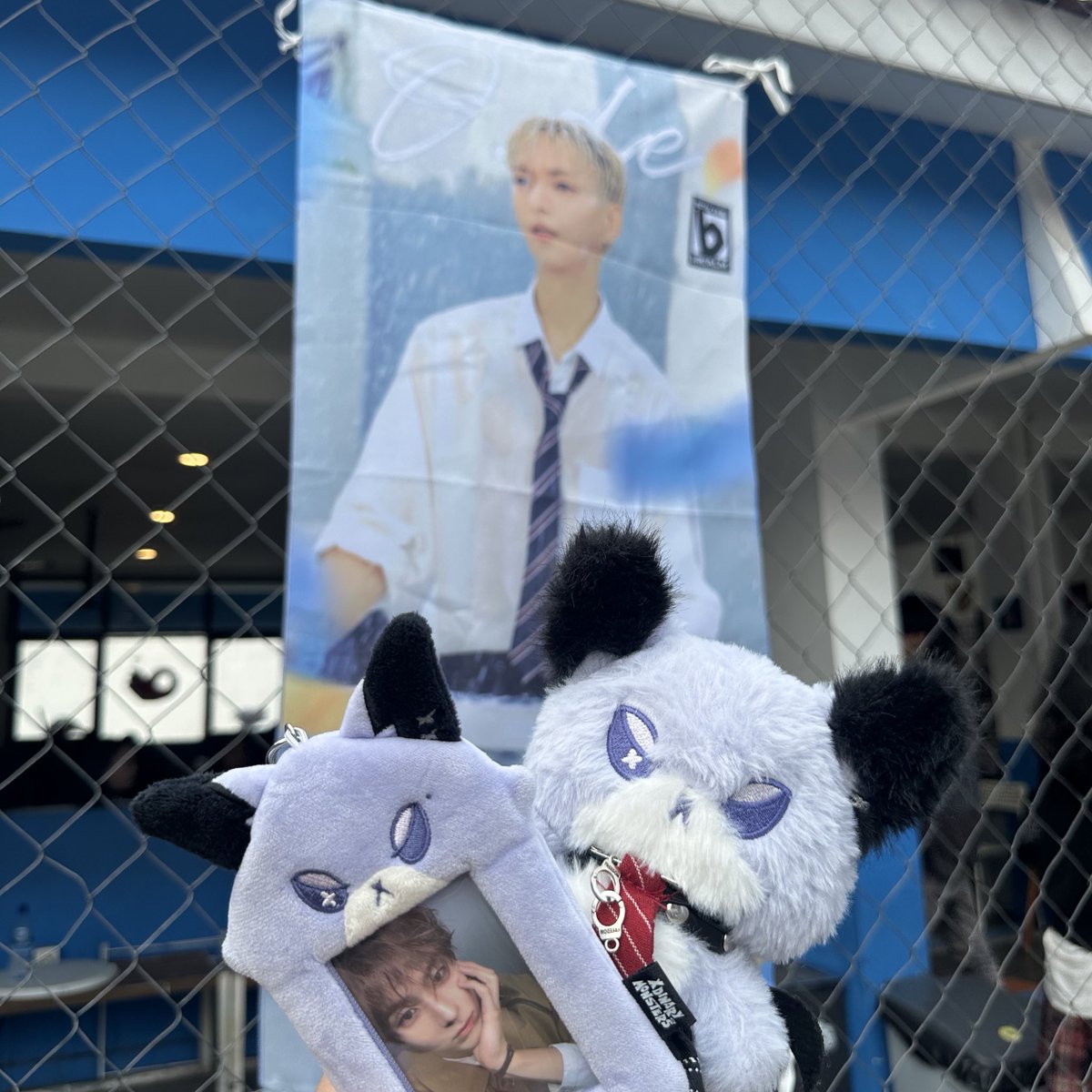 for_110602's tweet photo. the sky is a paid actor <3
makasih selalu bikin event keren <3
#b_ClassFlicks #Into_the_bRealm #b_Class #HallwayToHeroes @IntoThebRealm https://t.co/CxSFAVHBpH