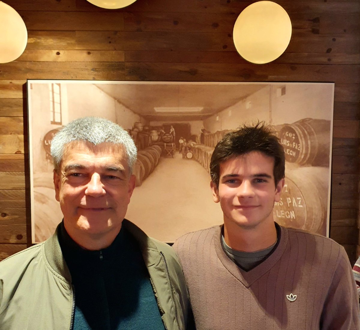 Hoy nos ha visitado Rafa Jódar, joven promesa (19 años) del tenis español. Seguro nos dará muchas alegrías. 🎾
