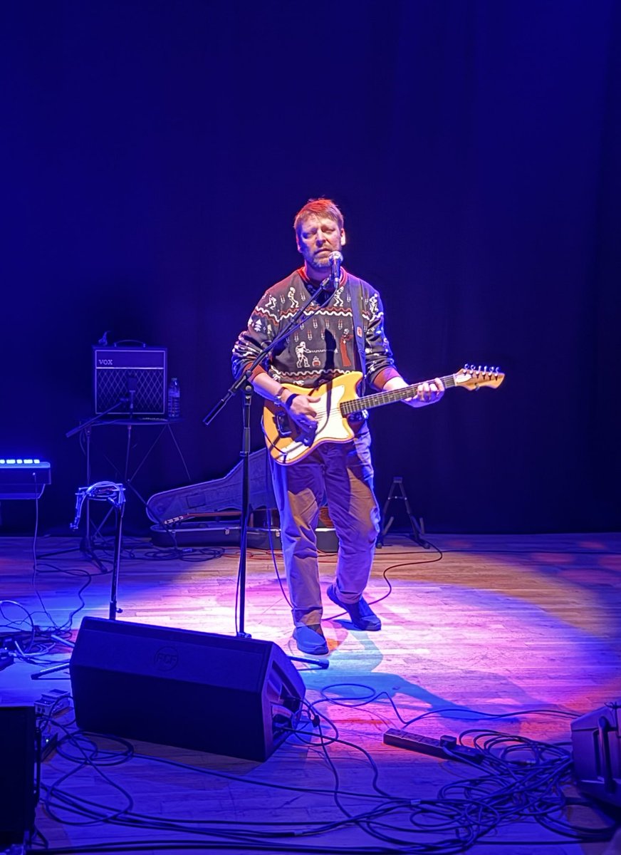 ChHetherington's tweet photo. Fantastic night at the @Tolbooth. Both @VikingMoses and @jamesyorkston were wonderful. Such commitment to their music and a pleasure to chat to you both at the Merch stand 😁 https://t.co/5ucd0n9QF5
