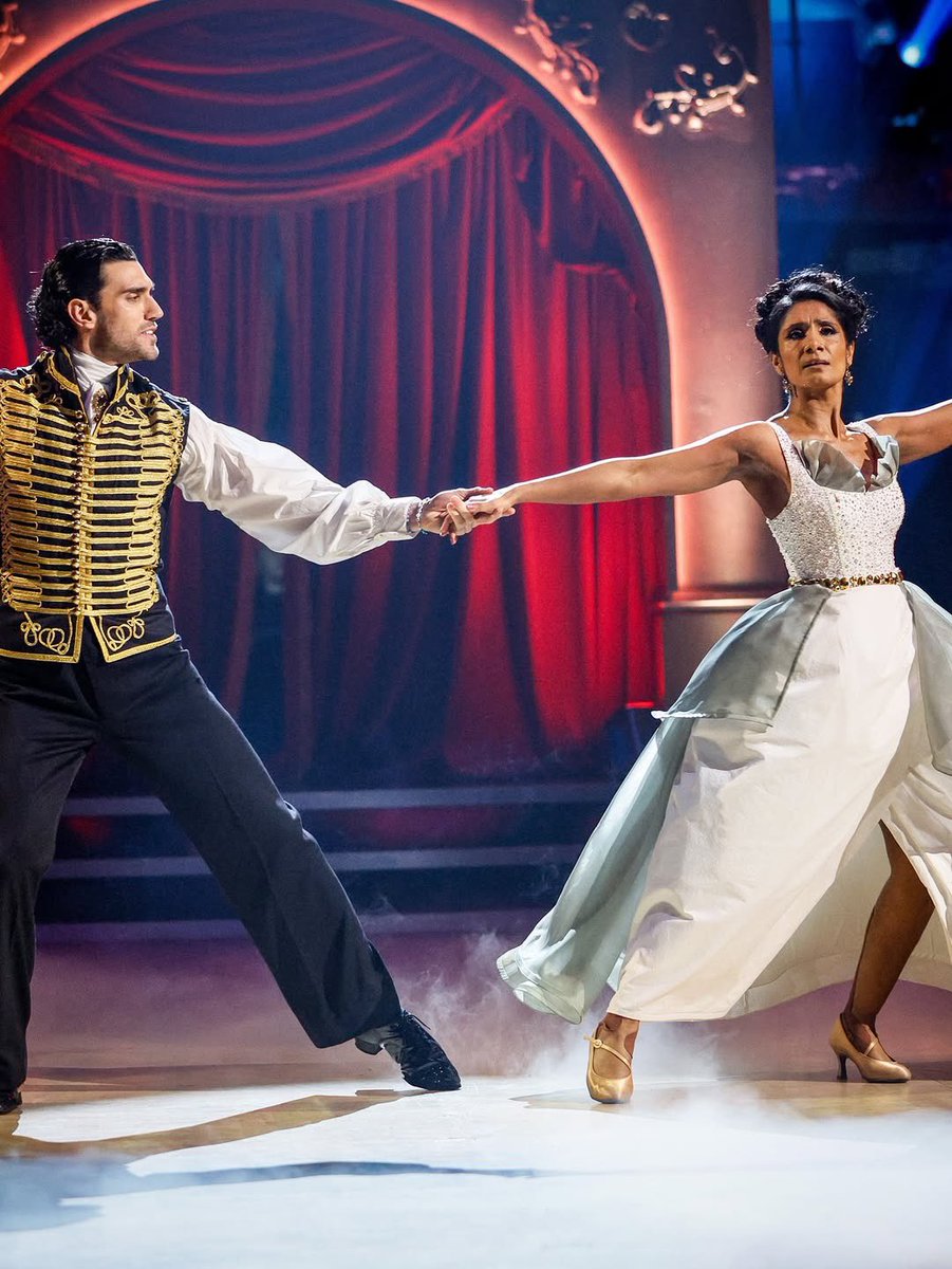 The official pictures 😭
Actual Prince and Princess, she will remember this forever 🩵 #strictly #strictlycomedancing #teambalian