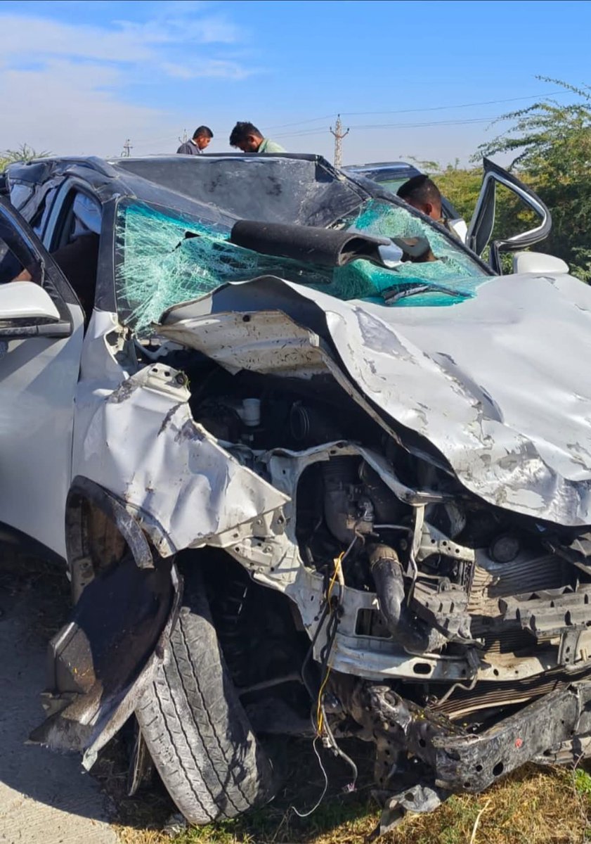 Accident  the car of "Kumar Gaurav" of Utkarsh Classess...!!
The car is definitely damaged, but with the infinite grace of God and the prayers of all of you, dear Kumar Gaurav sir are completely safe.
#Utkarsh
<a href="/UtkarshClasses/">Utkarsh Classes</a>