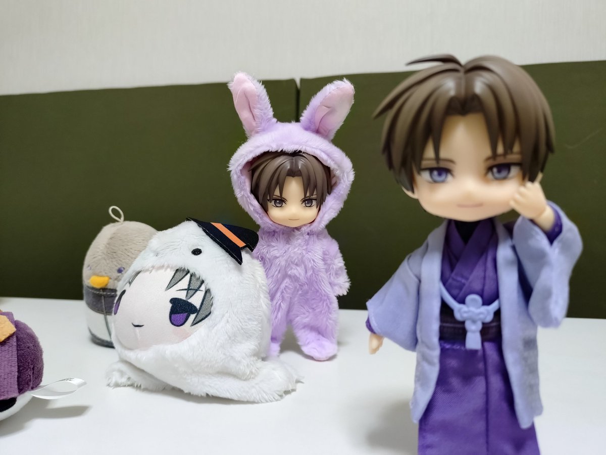 Post by おもち5号 on X: 🐰…………