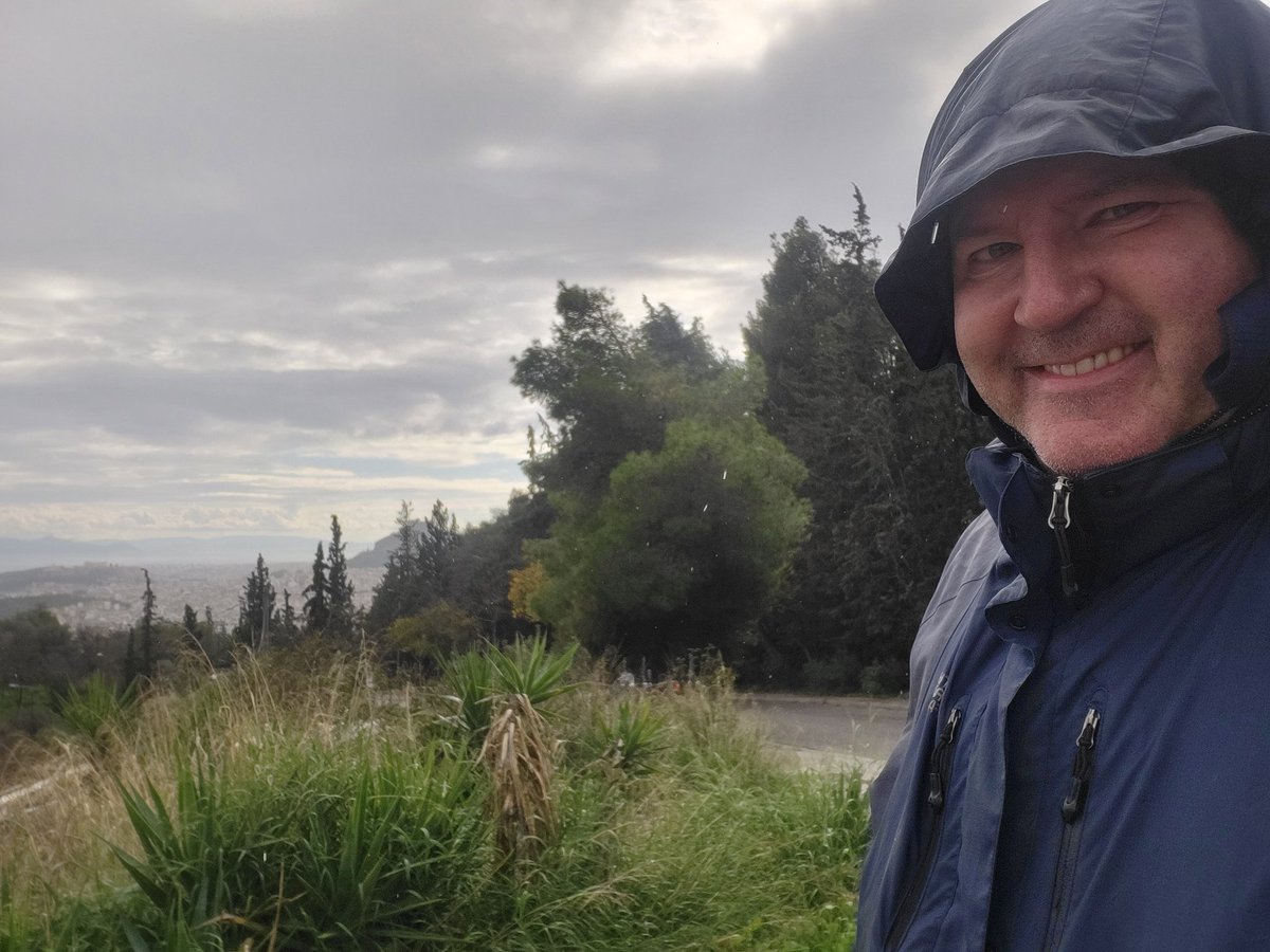 Με καταιγίδα, ψιχάλα η άλλη βροχή ο περιπατητικός διαλογισμός εχει προτεραιότητα!