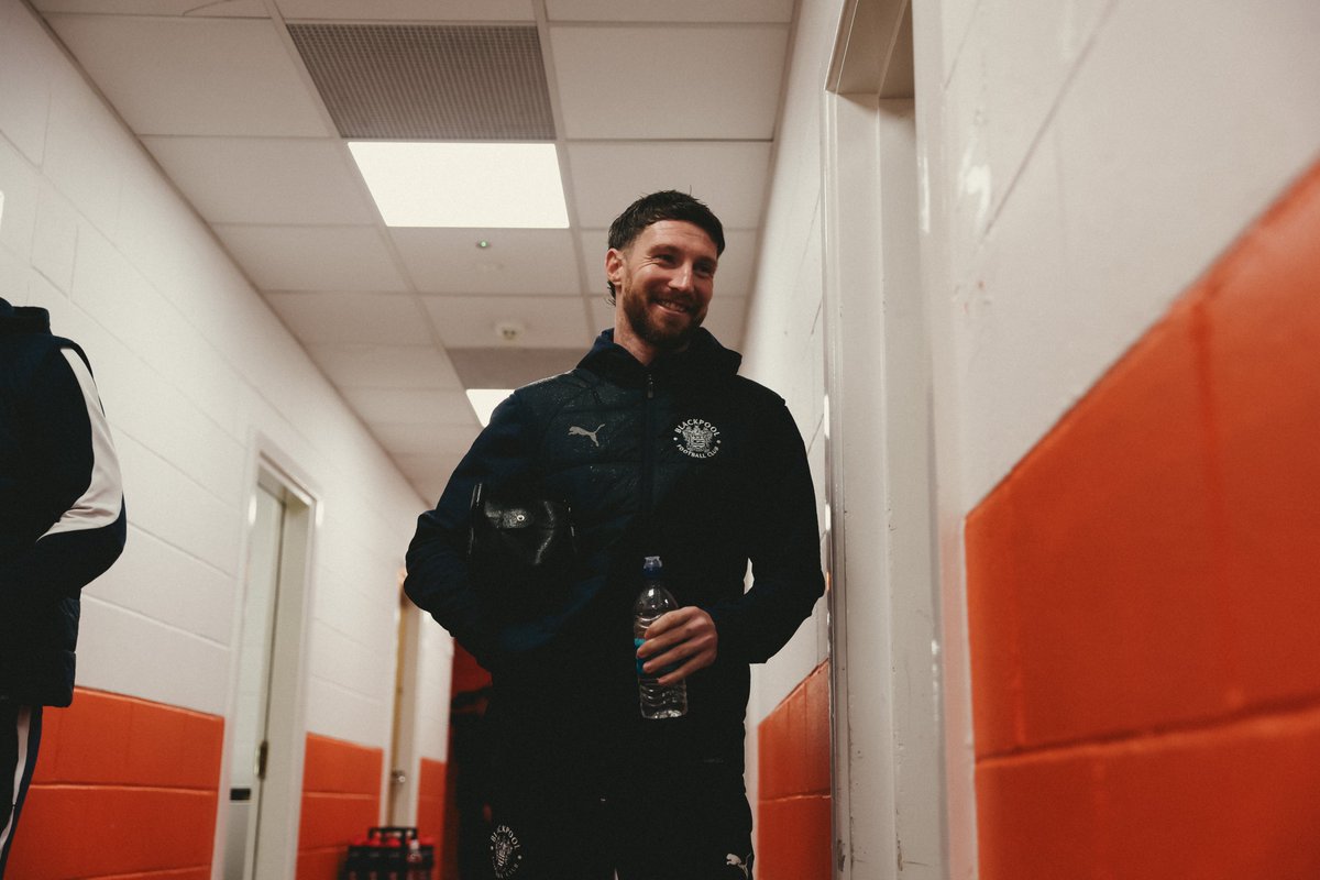 BlackpoolFC's tweet image. In the building. 👊

🍊 #UTMP