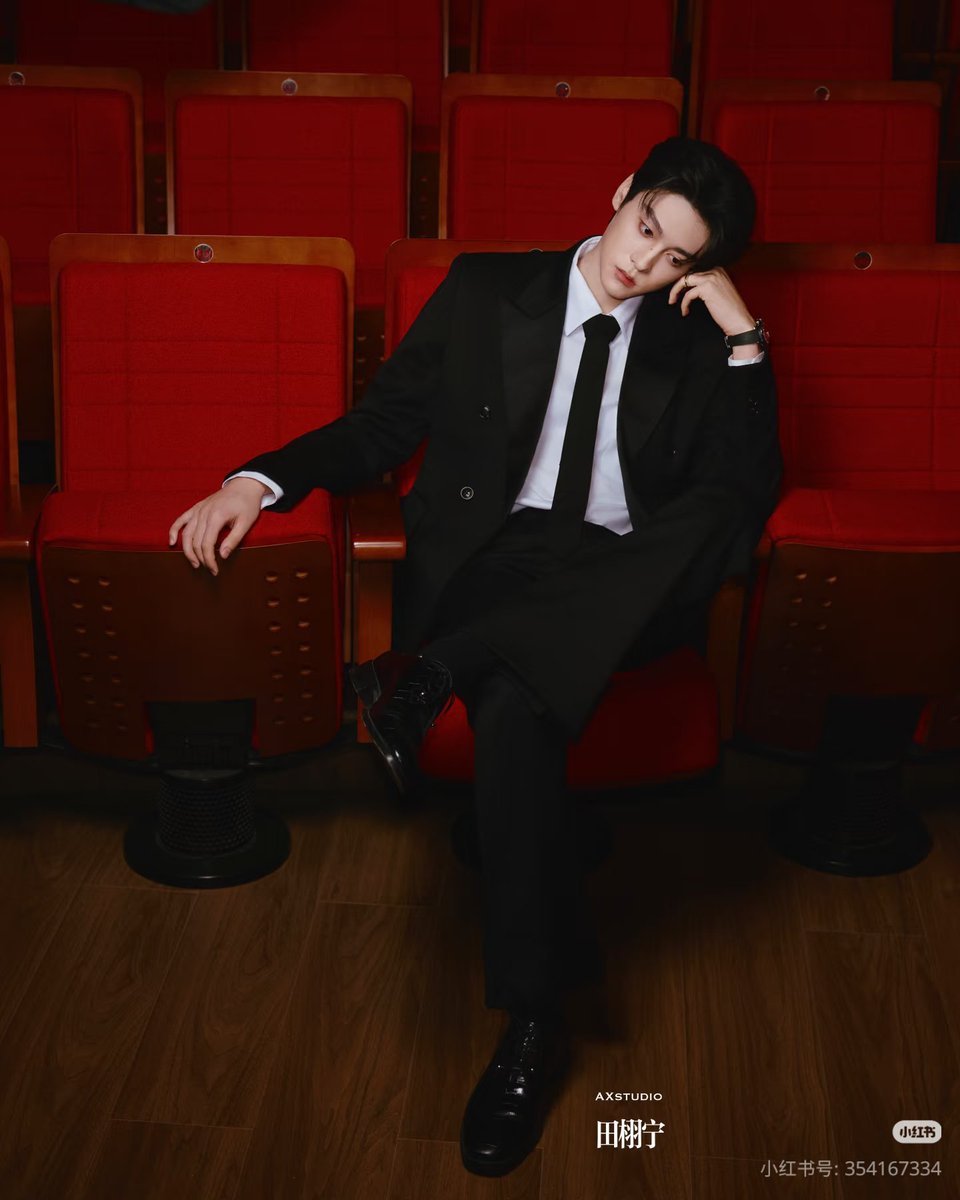 SweetCornGlobal's tweet photo. [TIAN XUNING INFO] 071225

AXstudio赵越 REDNOTE (XHS) UPDATE WITH TIANXUNING. [1/2]

"Took photos of Tian Xuning at the theater today 📸

#AXstudio
#田栩宁

Today, Ning is exceptionally elegant ❤️🖤"

Link 🔗:  https://t.co/x1l9FMcE1R 

#TianXuning #田栩宁
#SweetCornGlobal https://t.co/GBuIwQxZMp