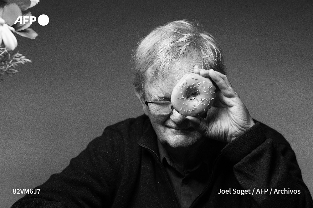 AFPespanol's tweet image. Fallece a los 73 años el fotógrafo británico Martin Parr, famoso por sus imágenes con las que retrataba con humor la vida cotidiana de sus compatriotas, anuncia su fundación en un comunicado #AFP