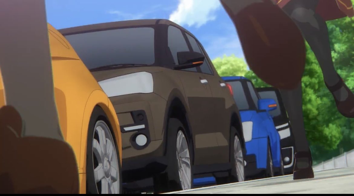 蓮ノ空の映画でなんな見たことある車が？