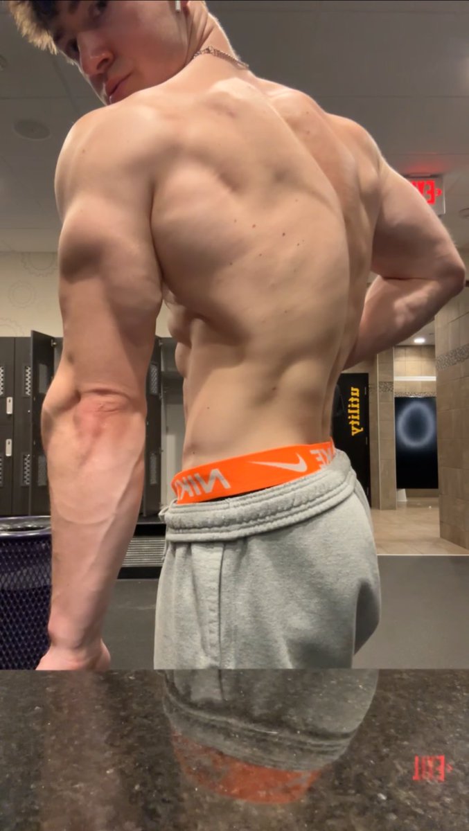 Land0n02's tweet photo. Back and bis💪 https://t.co/x0LI4BYZIl