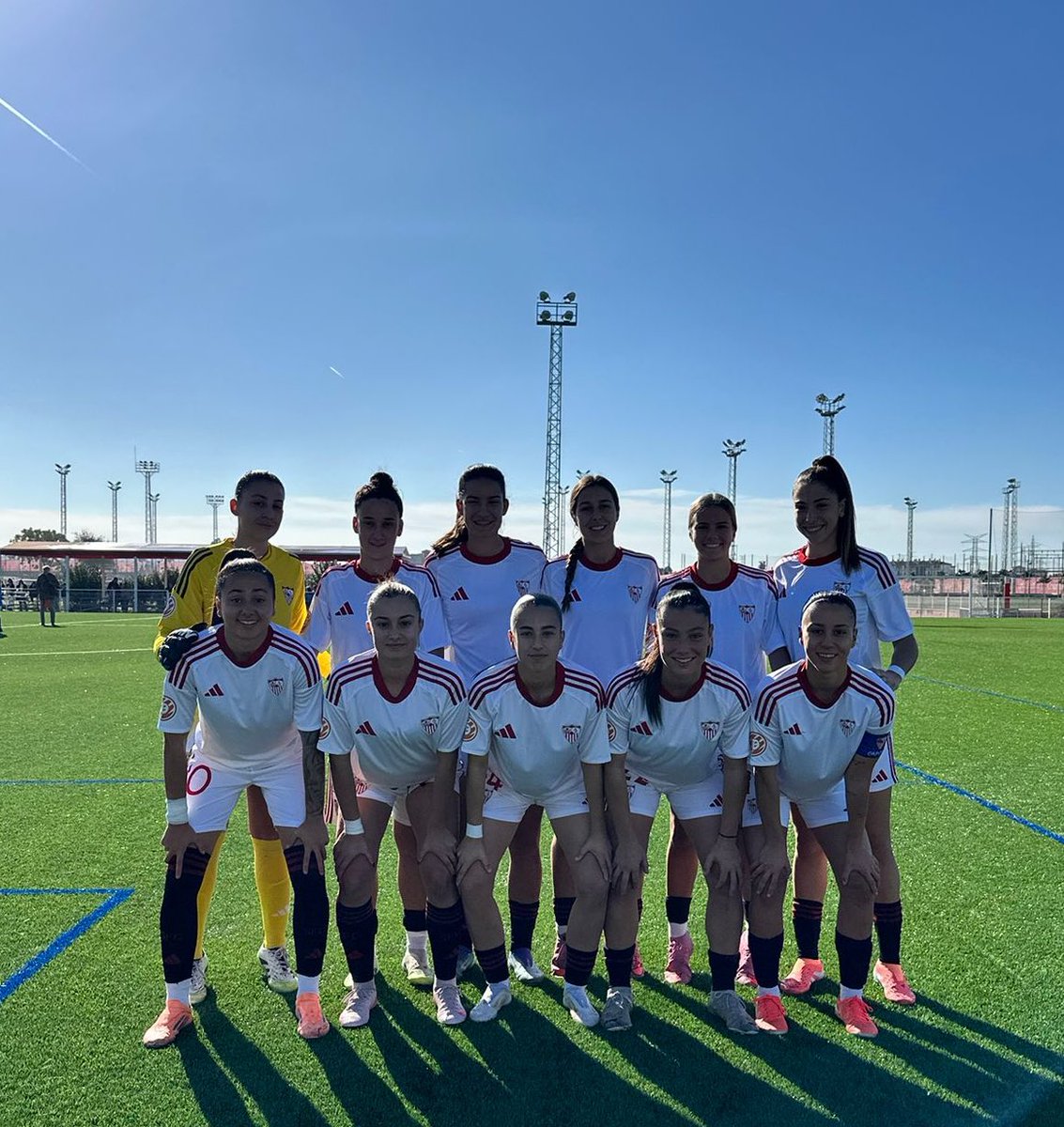 FILIAL | Gran victoria para las de <a href="/Dani_Montiel89/">Dani Montiel Camino</a> en casa:

 #SevillaFCFem 🤍❤️ 9-0 <a href="/CDGFemenino/">CD Guadalcacin Femenino</a> 

⚽️⚽️⚽️ Barrios 
⚽️⚽️ Carla Govantes 
⚽️⚽️ Carla Aguilar
⚽️ Durán 
⚽️ Lara

#TerceraFederaciónFutFem