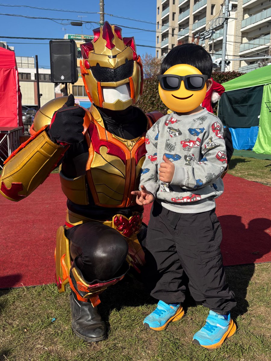 supernova625's tweet photo. @GramMasalar 息子が最��列でヒーローショー見ておりました！たくさん子供と写真を撮ってくださり、ありがとうございました！✨ https://t.co/H3caTCtRa5