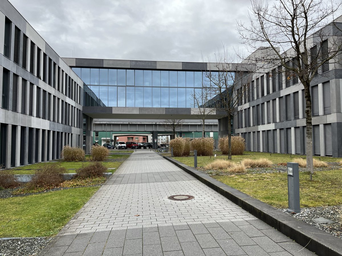 l_m_s15's tweet photo. Die Ruhe vor dem Sturm bei #WackerNeuson ? https://t.co/OSLv3vLPSl