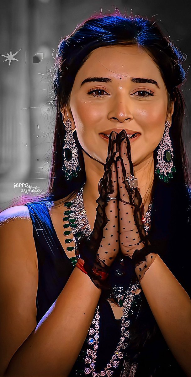 vatshpriya2's tweet photo. The girl who walked in with courage now walks towards destiny, and the world is cheering for her. #BiggBoss19 #TanyaMittal

BB19 TROPHY TANYA MITTAL DI https://t.co/pp7O4oJ0sI
