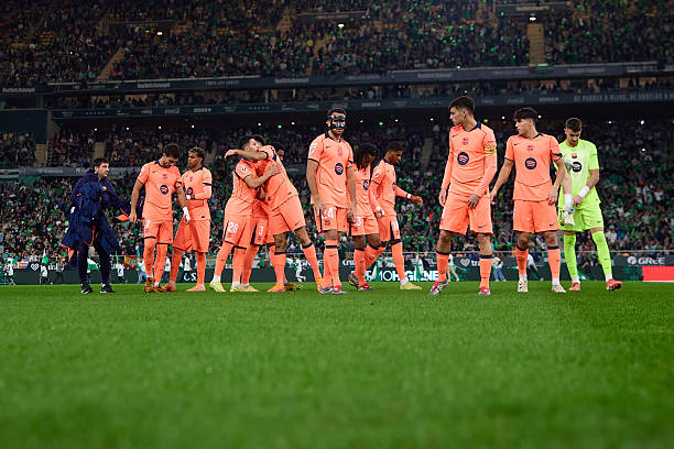 BouafifNour's tweet photo. Tactical analysis on how and why Flick's Barcelona managed to win 5–3 away against Real Betis (Thread)

Likes and reposts are greatly appreciated 🙏 https://t.co/nt6blicTOB