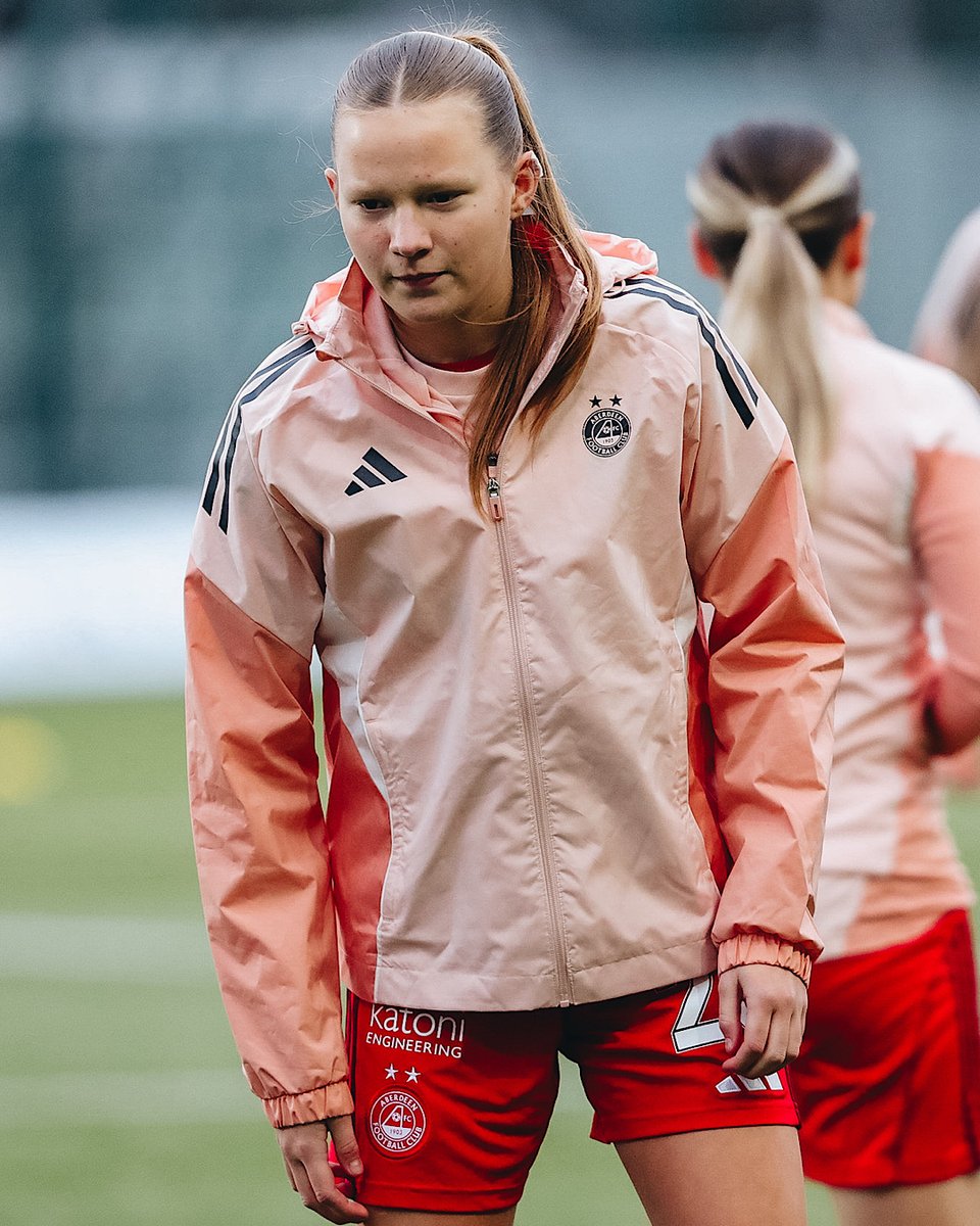 A first appearance in the matchday squad for U17s midfielder Erin Carrol 🙌