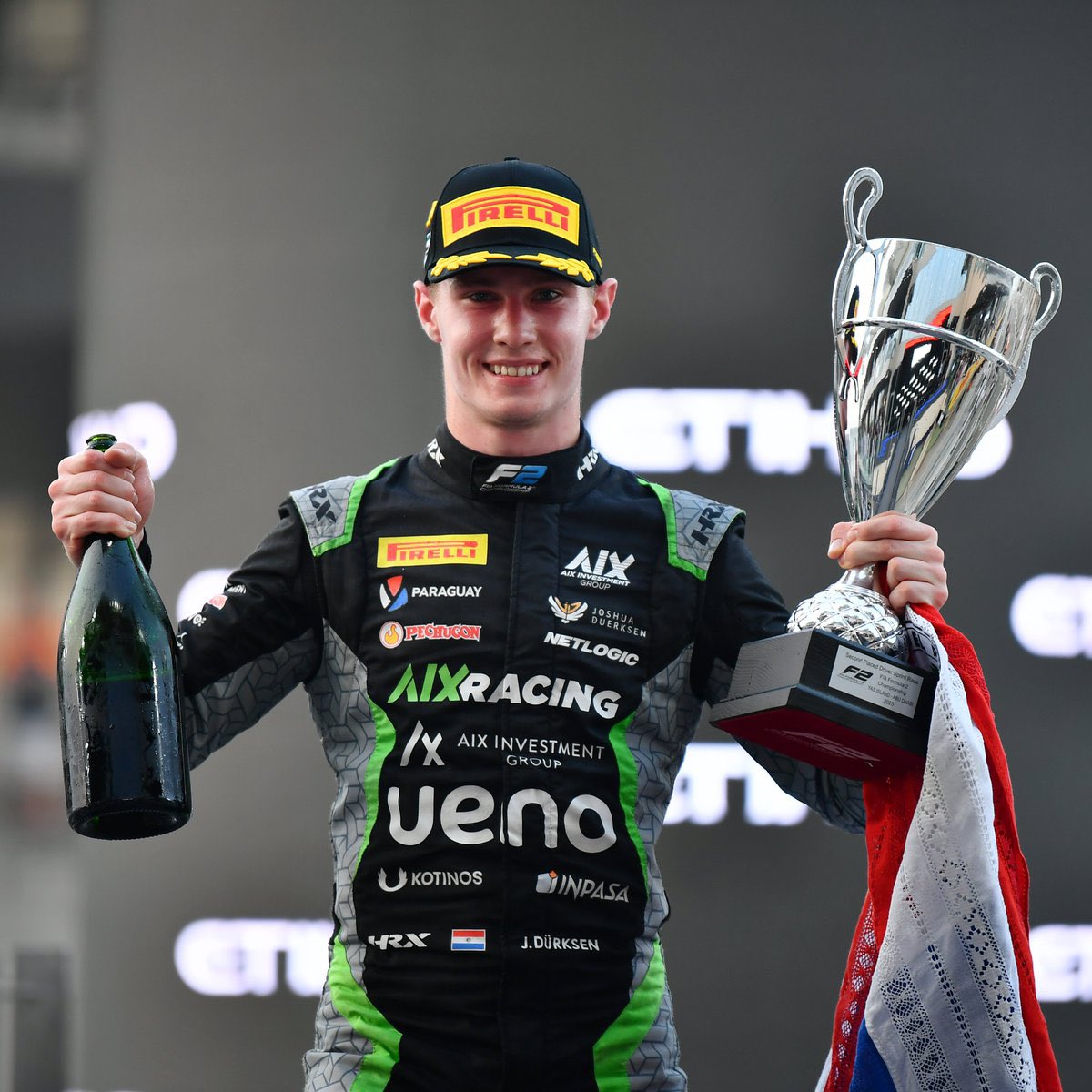 🇵🇾 <a href="/JoshuaDuerksen1/">Joshua Duerksen 🇵🇾</a> es, sin dudas, el mejor embajador del deporte paraguayo en los últimos tiempos.
Un joven que lleva nuestra bandera a lo más alto del automovilismo mundial, con disciplina, coraje y un talento extraordinario que hoy vuelve a poner a Paraguay en la conversación