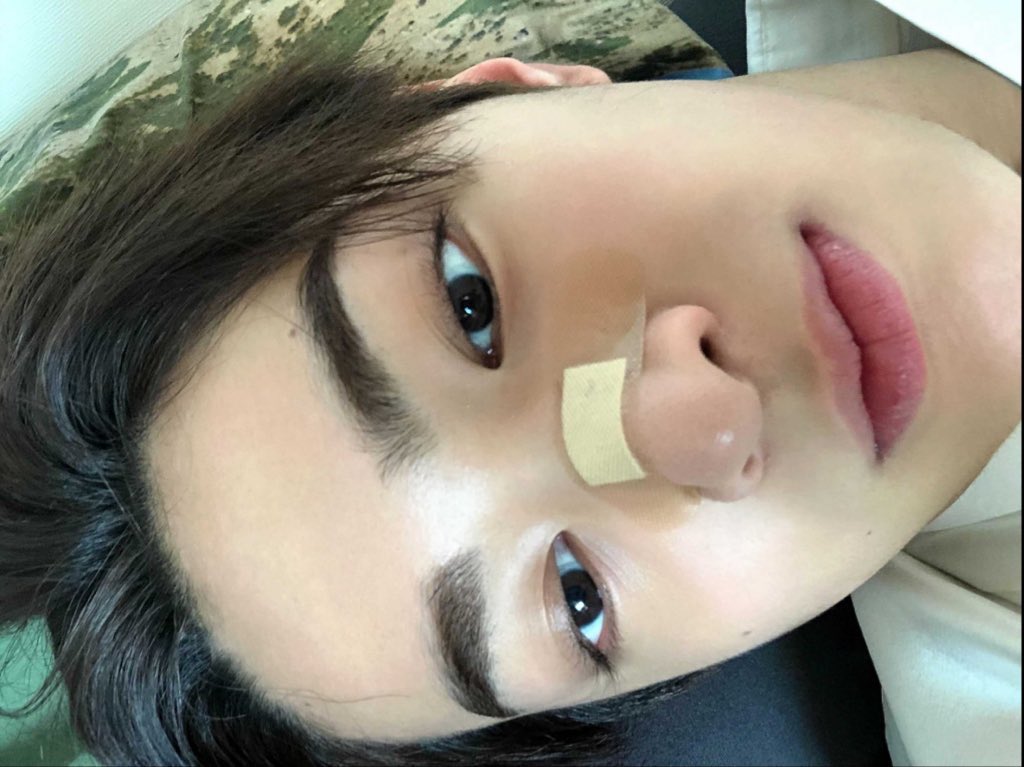 vintagedjesus's tweet image. keonho and his love for close up selcas you are just about the silliest boy i've ever seen
