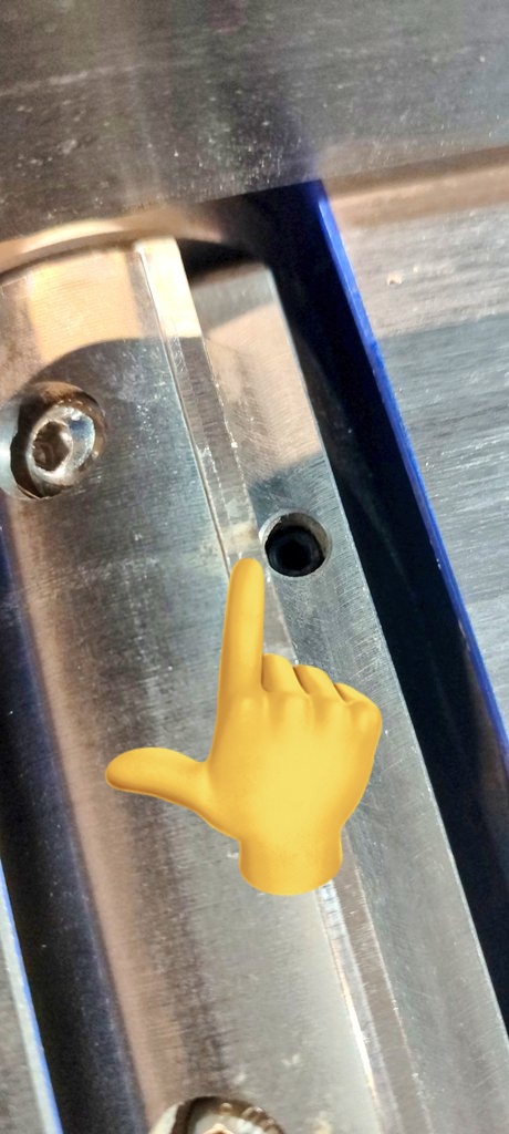 З-за дэбільнай сістэмы выстаўлення нажоў - прыйдзецца перавастрыць зноўку.
Халера, #Белмаш ! Зрабіце сістэму на дзьвух пружынах і кандуктары!!!