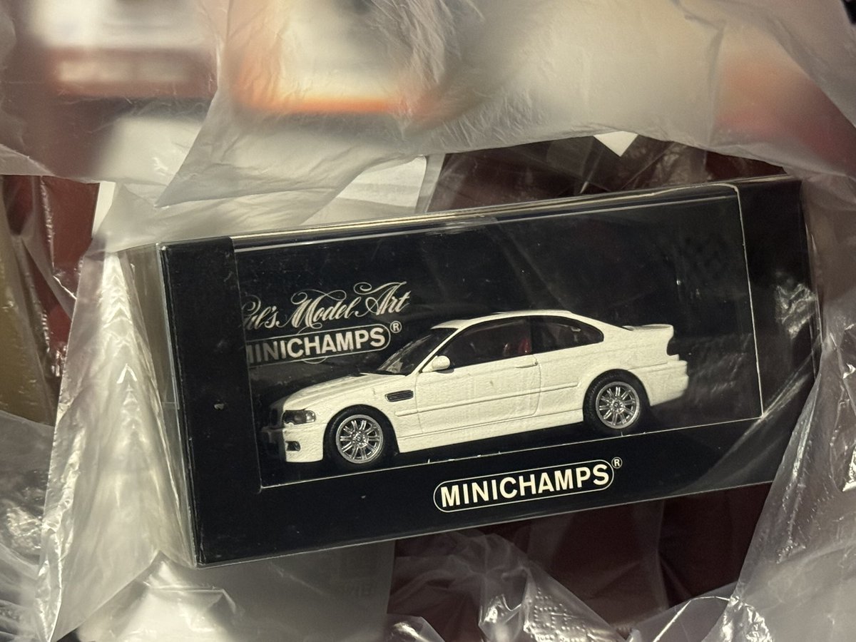 ずーーーっと欲しかった、 ミニチャンプス1/43のE46 M3！ 本日 納車