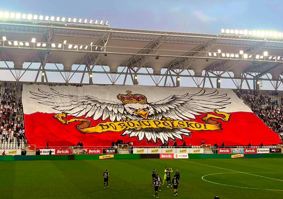19WRW08's tweet image. Do wszystkich którzy wątpili czy oprawa z Narodowego w ogóle istnieje i czy wygląda tak jak na grafikach. 🙂

Ultras ŁKS Łódź. 🇵🇱