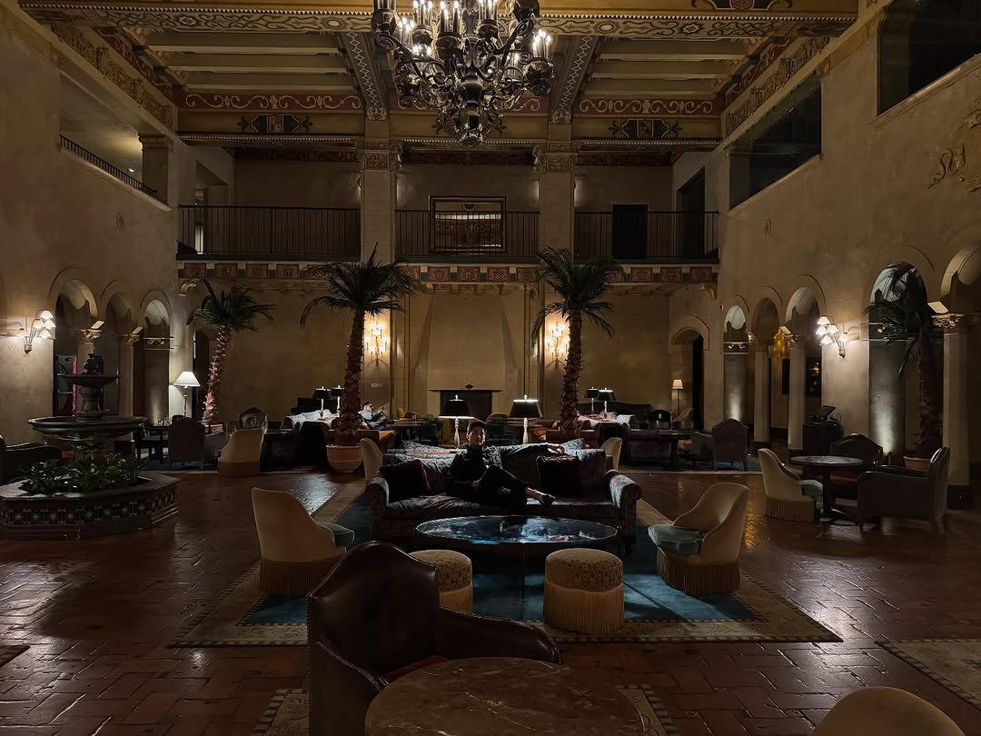 apoj's tweet image. You know where I am.