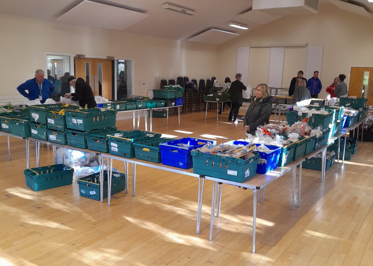 Foodshare tomorrow (Monday)11.30 Saxon Hall - Putson Community Centre Bring a bag and help us save so much good food from going to landfill 🍏🍌🥔🥕🍞🥖🥚🧁💐