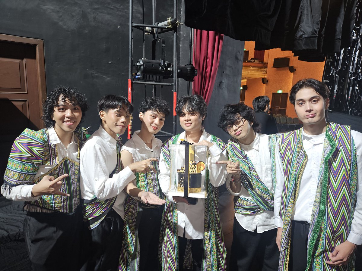 WALANG MAIIWAN

Thank you PPOP Music Awards  and PPOP Stage for this opportunity!

Mabuhay ang PPop!

#everchilph_walangmaiiwan #WalangMaiiwan #everchildph #togetherwedreamforever #PPMA2025 #PPOPStage