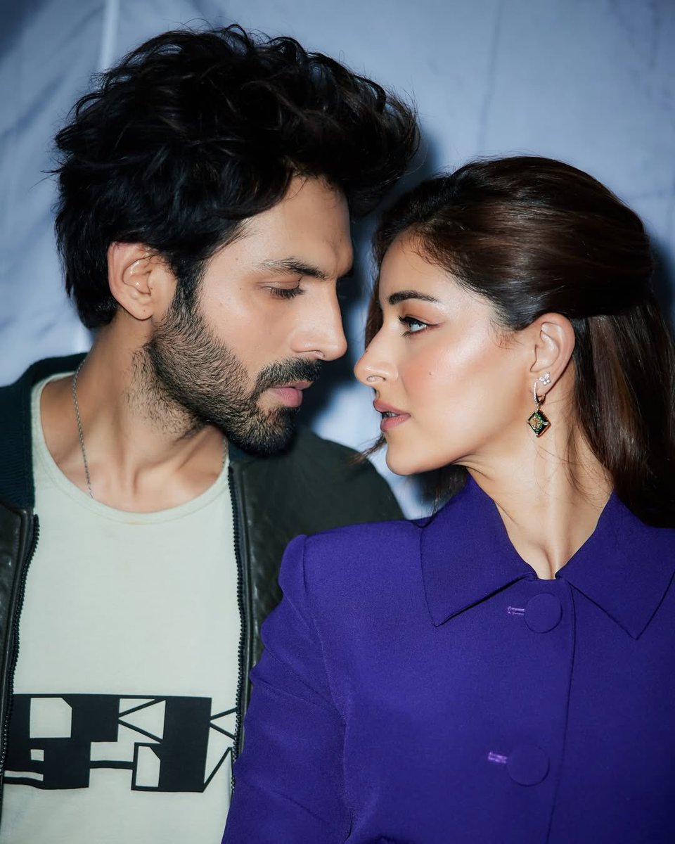 filmfare's tweet photo. Pure Chemistry 😍

#KartikAaryan and #AnanyaPanday’s on-screen spark is taking over the internet.❤️

#Celebs https://t.co/wXqFPOyJpD