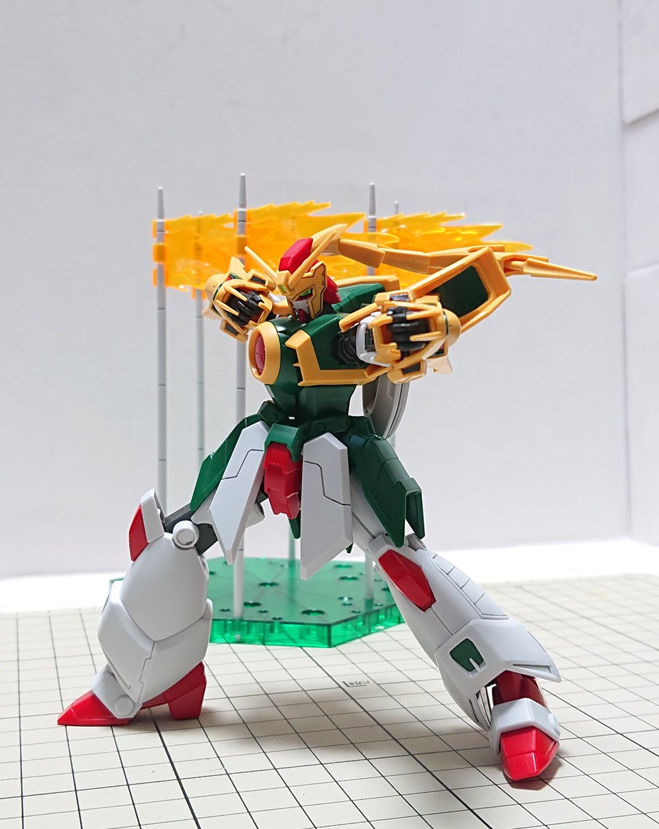F_system_GP's tweet photo. HGドラゴンガンダム完成！
ドラゴンクローって中の人も腕が伸びるの？
#ガンプラ https://t.co/zunZmMlm01